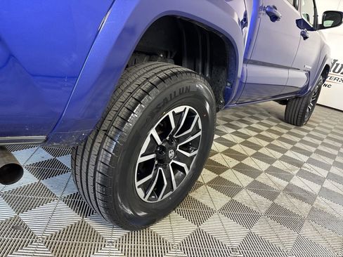 Used 2022 Toyota Tacoma TRD Sport w/ Technology Package image 34
