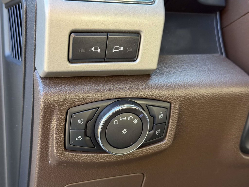 Used 2015 Ford F150 King Ranch w/ Equipment Group 601A Luxury AWD/4WD image 20