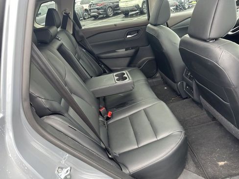 Used 2023 Nissan Rogue SL w/ SL Premium Package image 11