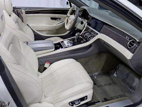 Used 2020 Bentley Continental GT image 36