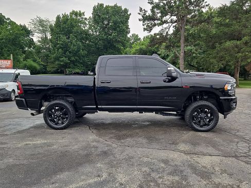 Used 2024 RAM 2500 Big Horn w/ Night Edition AWD/4WD image 5