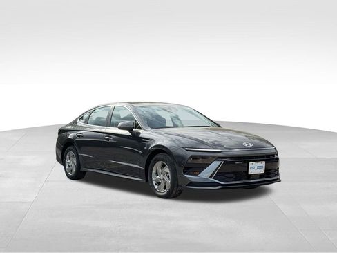 New 2026 Hyundai Sonata SE image 1