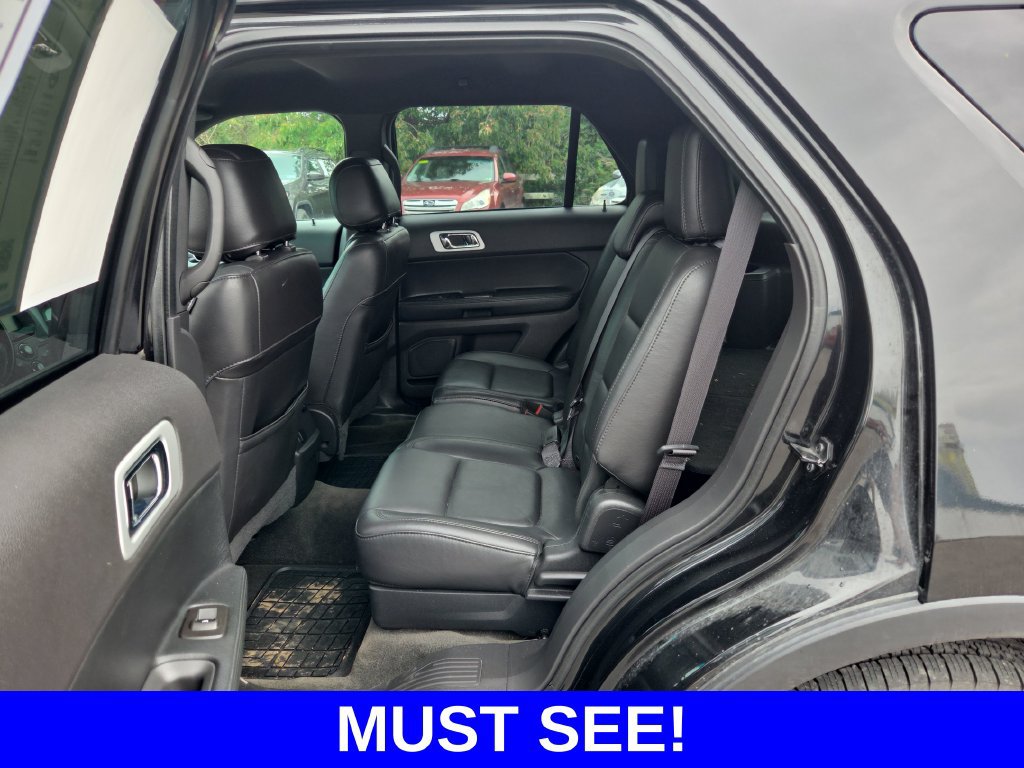 Used 2015 Ford Explorer XLT w/ Equipment Group 202A AWD/4WD image 16