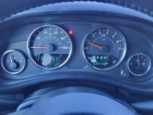 Used 2016 Jeep Wrangler Unlimited Sahara w/ Connectivity Group image 6