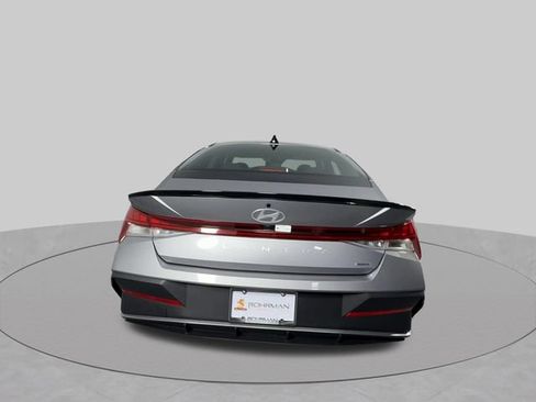 Used 2025 Hyundai Elantra SEL FWD image 8