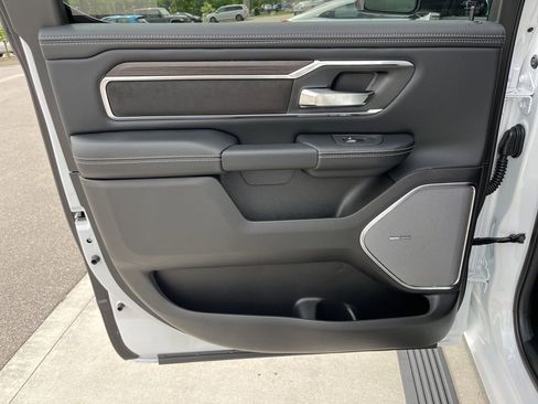 New 2026 RAM 1500 Laramie AWD/4WD image 16