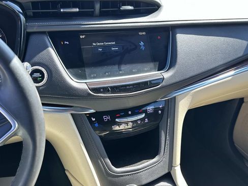 Used 2017 Cadillac XT5 Premium Luxury FWD image 28