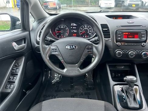 Used 2017 Kia Forte LX image 13