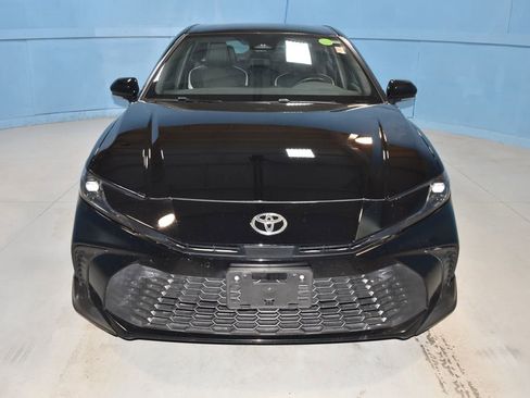 Used 2025 Toyota Camry SE image 24