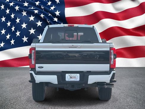 New 2026 Ford F250 Platinum w/ FX4 Off-Road Package AWD/4WD image 9