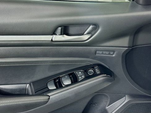 Used 2020 Nissan Altima 2.5 Platinum image 17