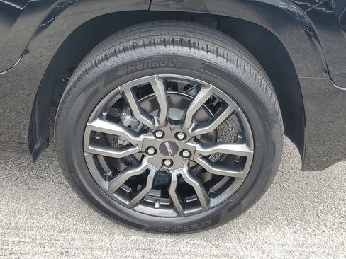 Used 2023 GMC Terrain Denali w/ Black Diamond Edition AWD/4WD image 5