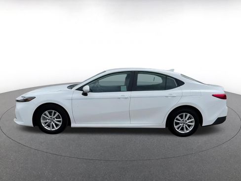 Used 2025 Toyota Camry LE image 9