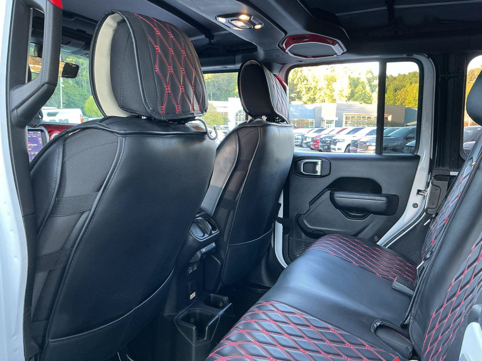 Used 2022 Jeep Wrangler Unlimited Rubicon AWD/4WD image 24