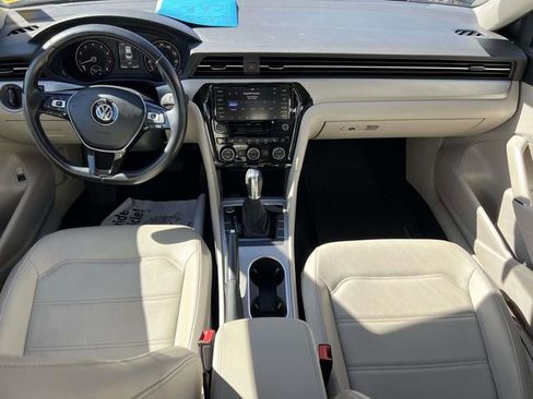 Used 2020 Volkswagen Passat 2.0T SE w/ Sunroof Package image 13