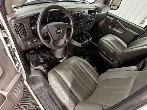 Used 2021 Chevrolet Express 2500 image 4