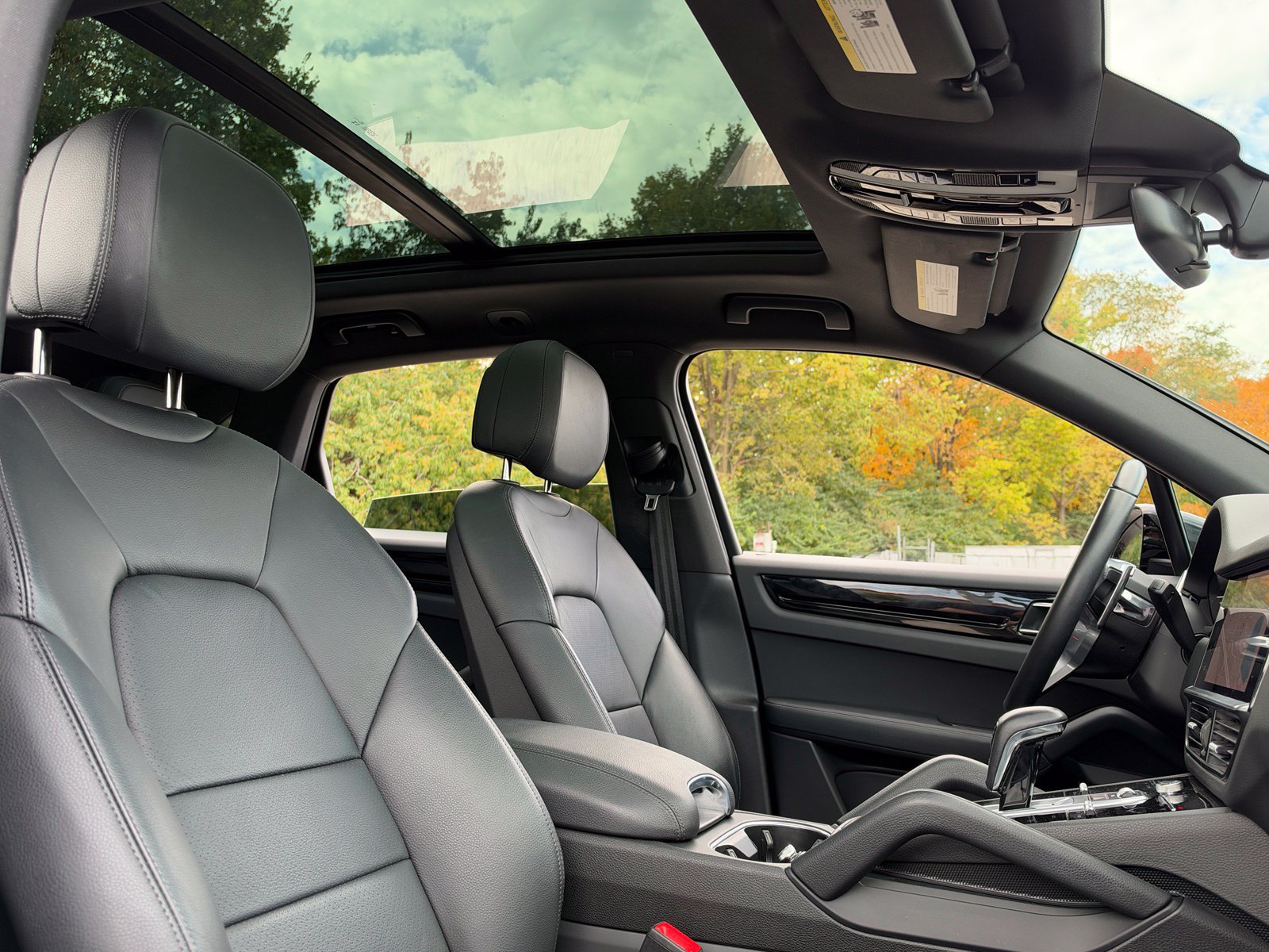 Certified 2023 Porsche Cayenne AWD/4WD image 21