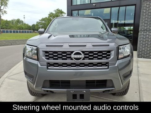 Used 2025 Nissan Frontier SV AWD/4WD image 2