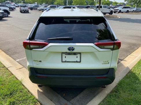 Used 2021 Toyota RAV4 XLE w/ XLE Grade Weather Package AWD/4WD image 30