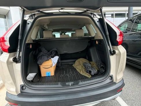 Used 2019 Honda CR-V Touring image 9
