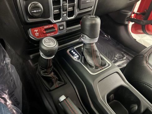 Used 2020 Jeep Wrangler Unlimited Rubicon w/ LED Lighting Group AWD/4WD image 15