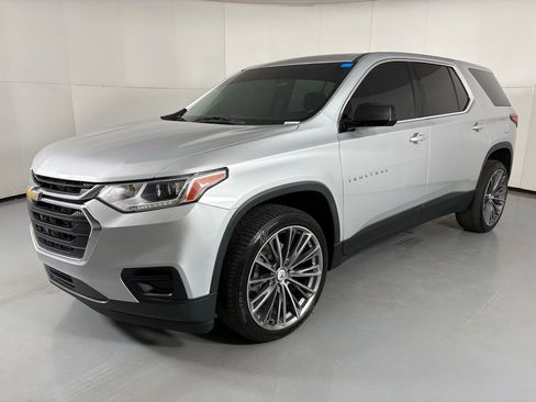 Used 2020 Chevrolet Traverse LS image 5