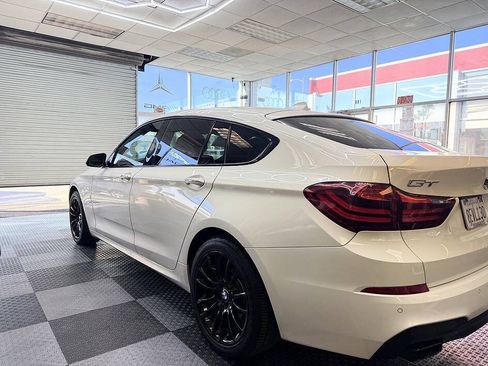 Used 2014 BMW 550i Gran Turismo RWD image 17