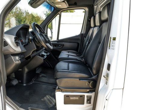 Used 2021 Mercedes-Benz Sprinter 3500 image 22