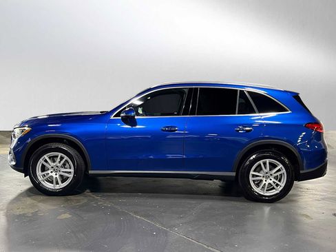 Used 2025 Mercedes-Benz GLC 300 4MATIC image 2