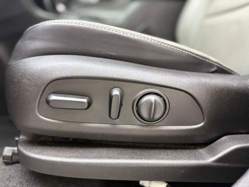 Used 2018 Chevrolet Equinox Premier w/ LPO, Floor Liner Package AWD/4WD image 10