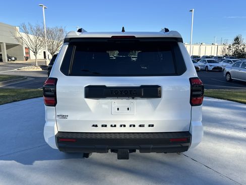 Certified 2025 Toyota 4Runner SR5 image 9