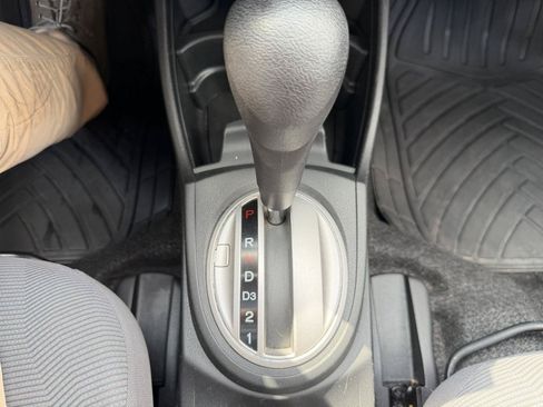 Used 2010 Honda Fit image 32