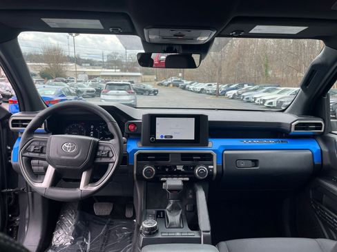 Used 2025 Toyota Tacoma TRD Off-Road image 28