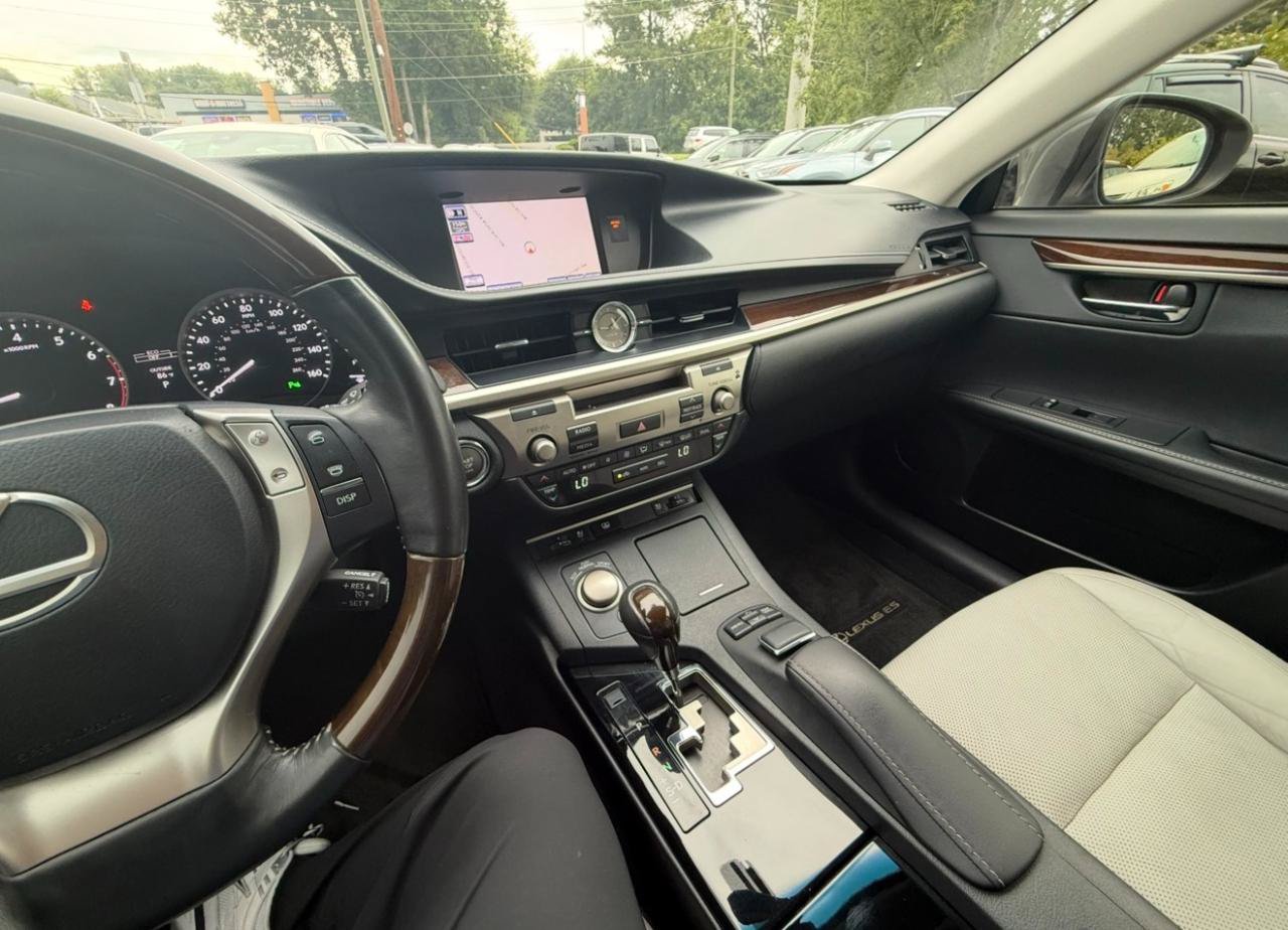 Used 2014 Lexus ES 350 w/ Luxury Package FWD image 20