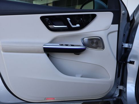 Certified 2023 Mercedes-Benz GLC 300 image 5