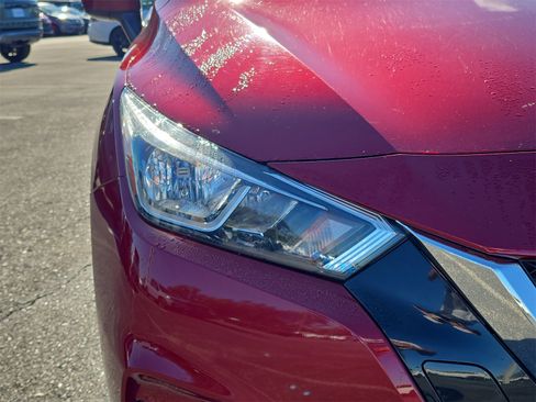 Used 2020 Nissan Versa SV image 7