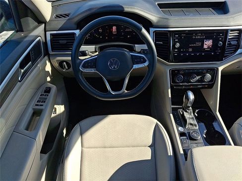 Certified 2022 Volkswagen Atlas SEL image 10