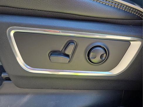 Used 2025 RAM 1500 Laramie w/ Night Edition image 15