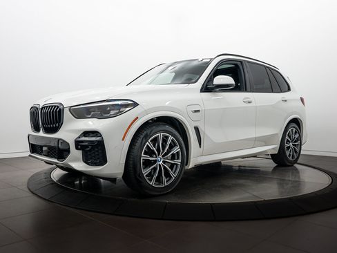 Used 2022 BMW X5 xDrive45e w/ M Sport Package AWD/4WD image 6