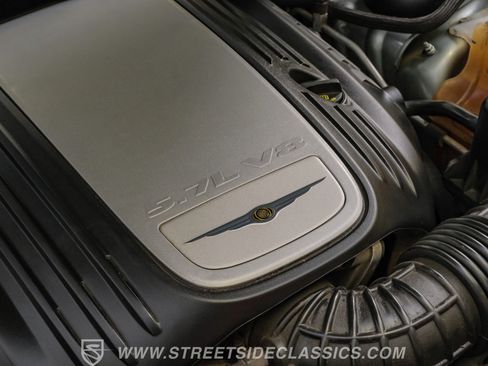 Used 2005 Chrysler 300 C w/ Navigation & Sound Group II RWD image 40