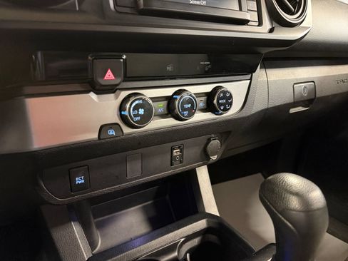 Used 2018 Toyota Tacoma SR w/ SR Convenience Package RWD image 32
