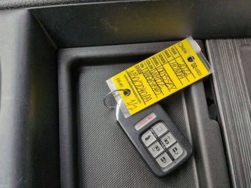 Used 2022 Honda Odyssey Touring image 37