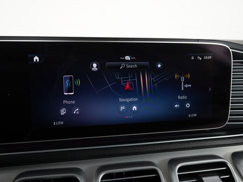 Used 2024 Mercedes-Benz GLS 450 4MATIC image 25