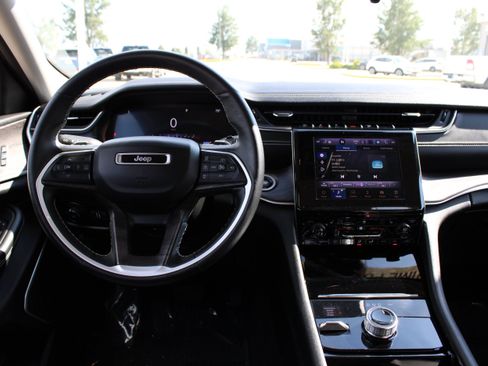 Used 2021 Jeep Grand Cherokee L Limited AWD/4WD image 16