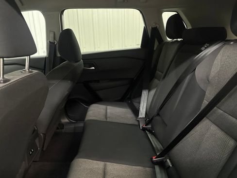 Used 2024 Nissan Rogue SV FWD image 12