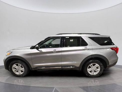 Certified 2024 Ford Explorer XLT w/ Equipment Group 202A AWD/4WD image 2