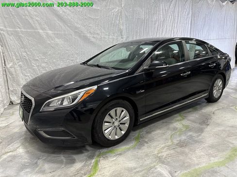 Used 2016 Hyundai Sonata SE image 1
