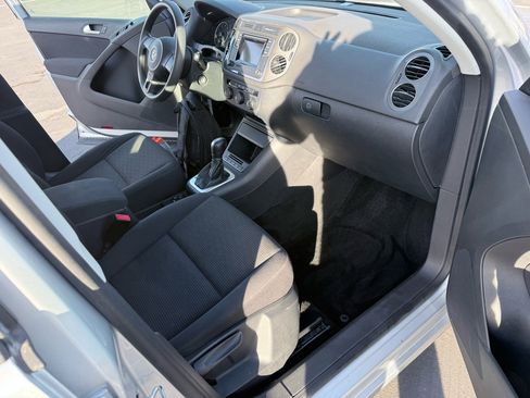 Used 2017 Volkswagen Tiguan Limited image 13