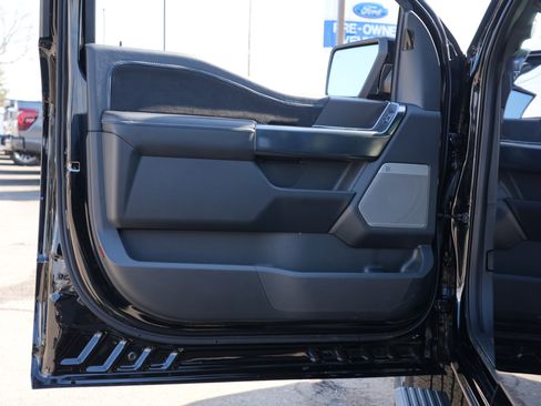 Used 2025 Ford F150 Platinum image 18