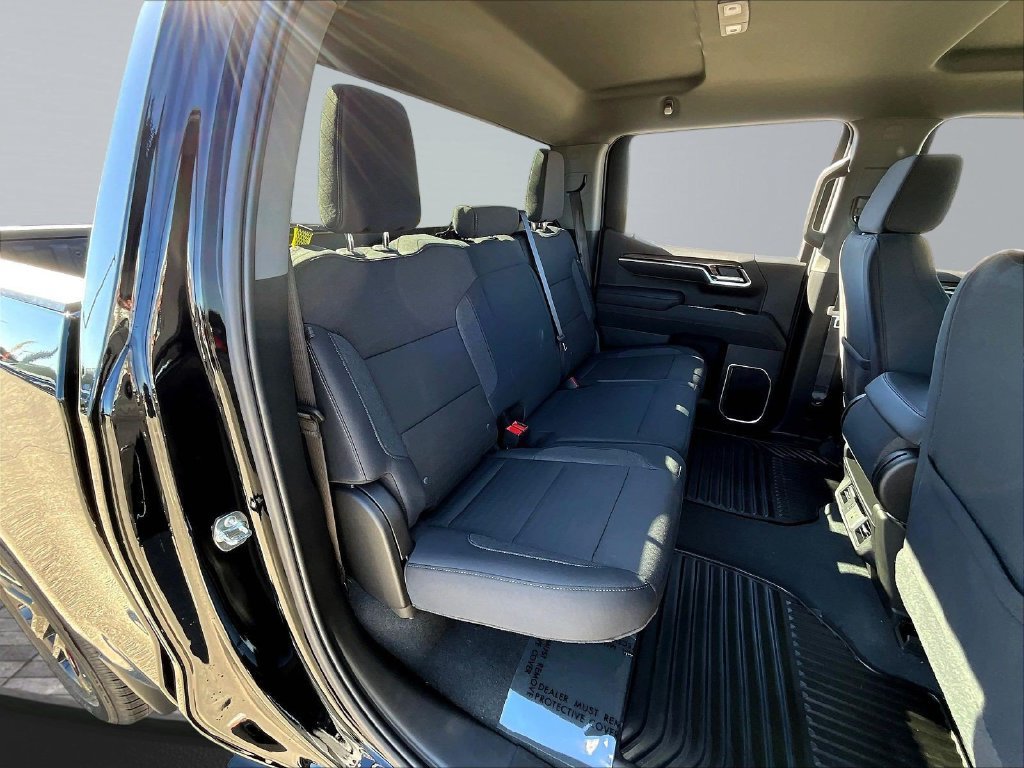 New 2026 Chevrolet Silverado 1500 RST w/ LPO, Dark Essentials Package AWD/4WD image 28